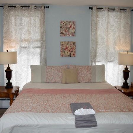 דירות Adrian Cozy 2Nd Story Flat Near Downtown מראה חיצוני תמונה